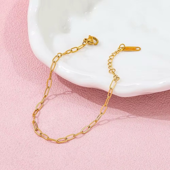 18K Gold Plated Chain Bracelet - Picture 6 of 9